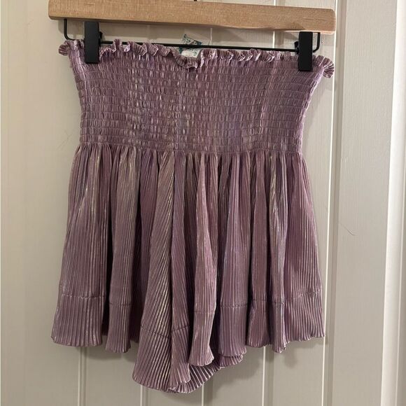 QUEEN OF SPARKLES High Waist Shimmering Swing Shorts - Picture 7 of 7